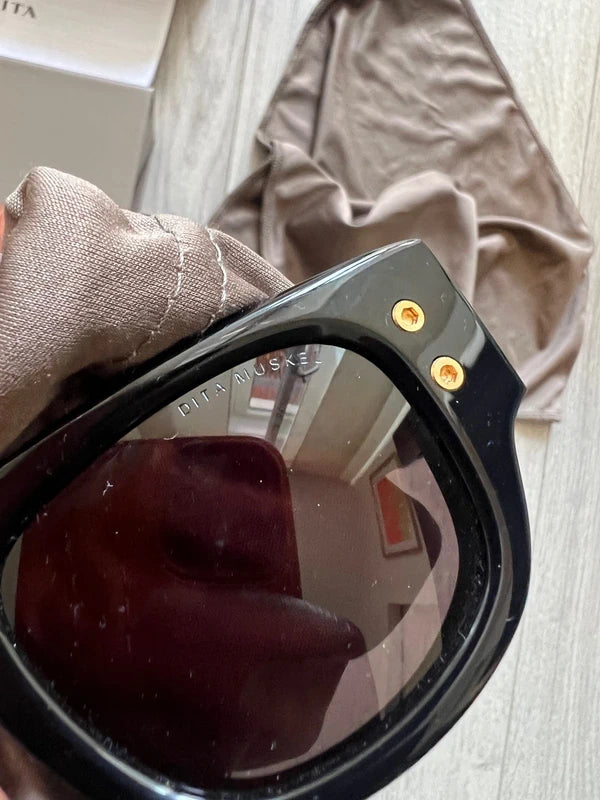Dita Muskel Lunettes de Soleil Square Frame Noir