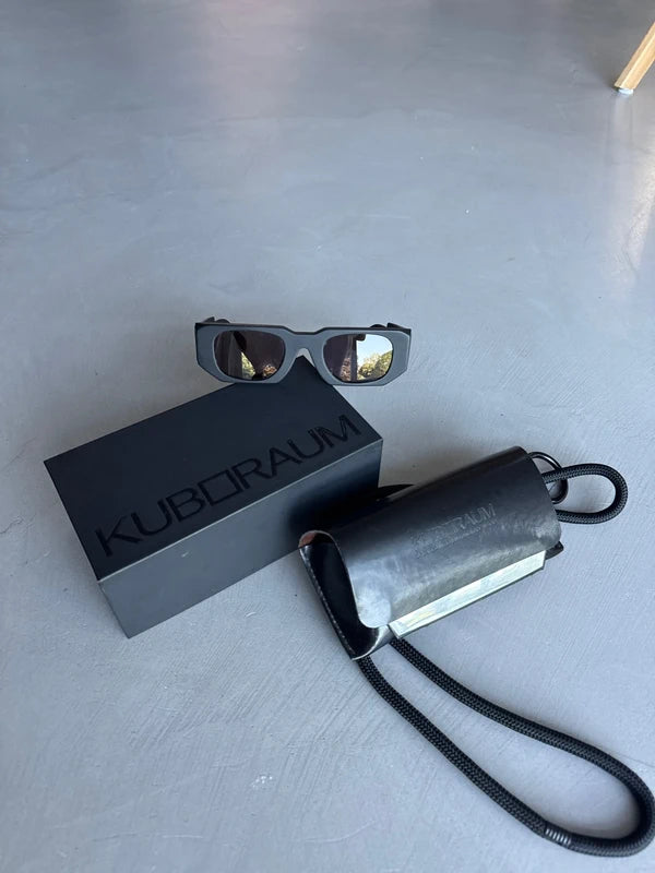 Kuboraum Masque U8 Lunettes de Soleil Noir Mat – Comme Neuf
