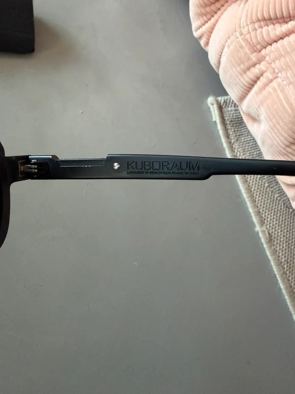Kuboraum Z8 BM Lunettes de Soleil Noir Mat Acétate