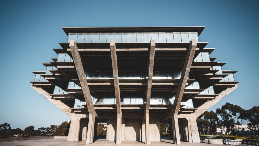 Kuboraum — architecture brutaliste